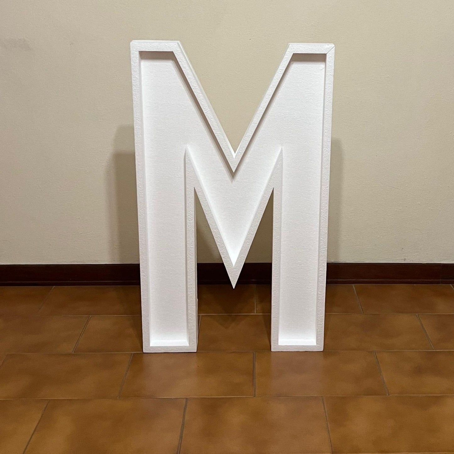 Lettera M Senza Luci