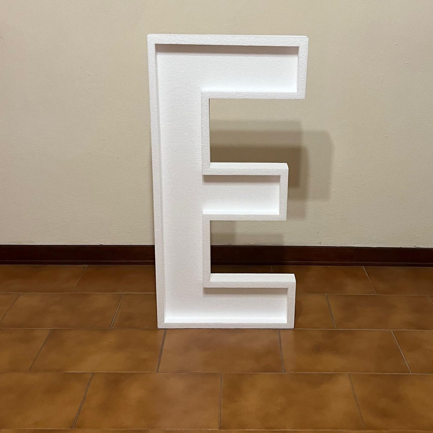 Lettera E Senza Luci