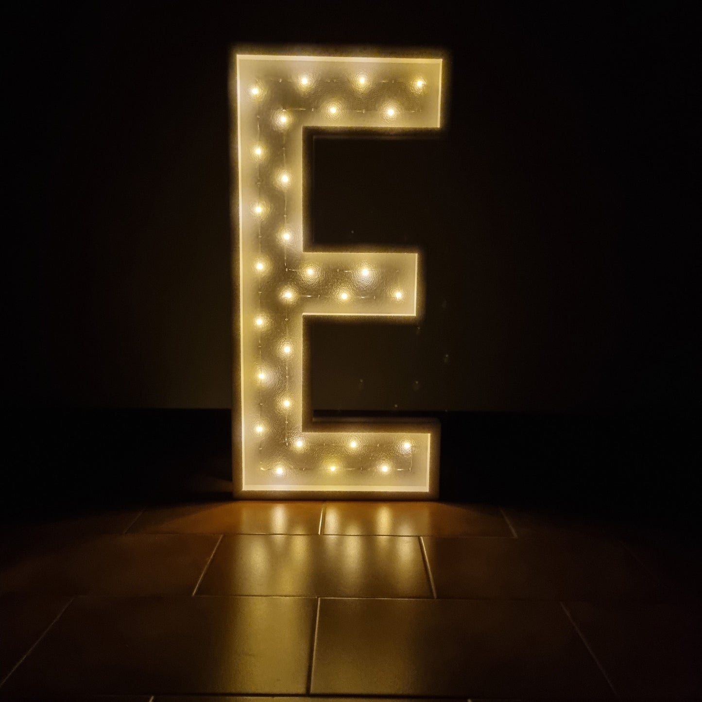 Lettera E Luminosa