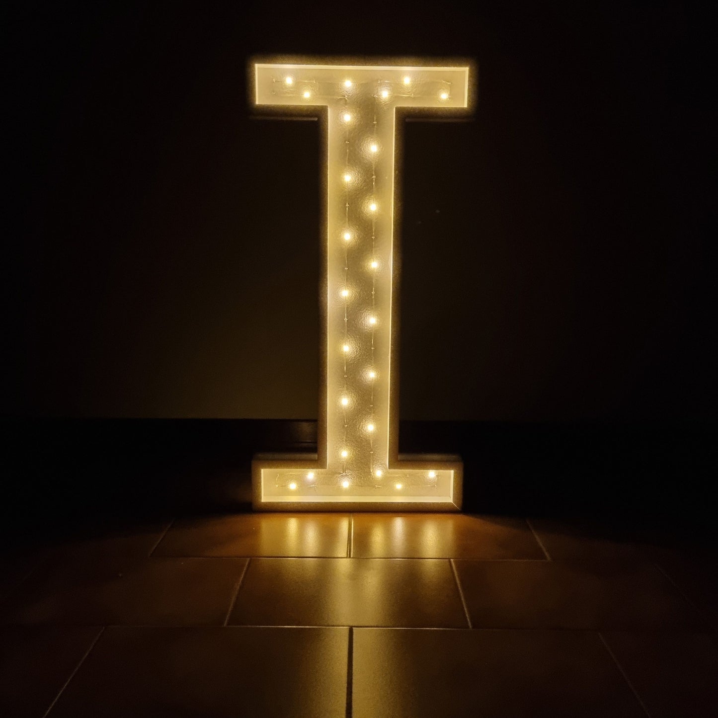 Lettera I Luminosa