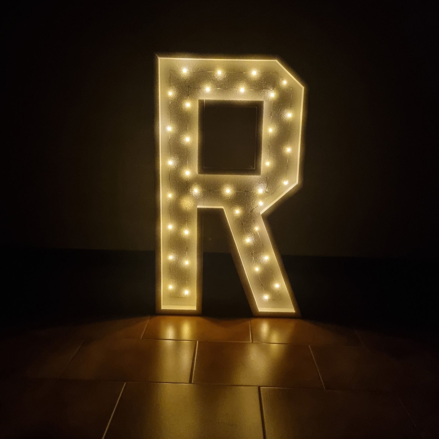 Lettera R Luminosa