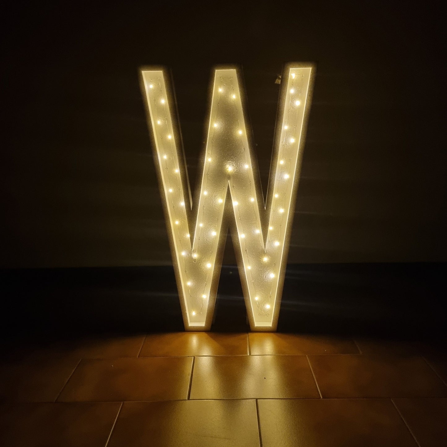 Lettera W Luminosa