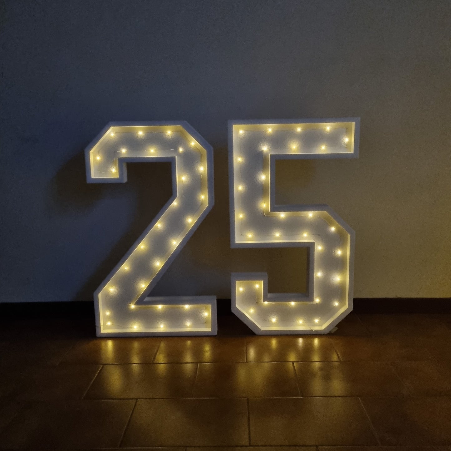 Numero 25 Luminoso Grande