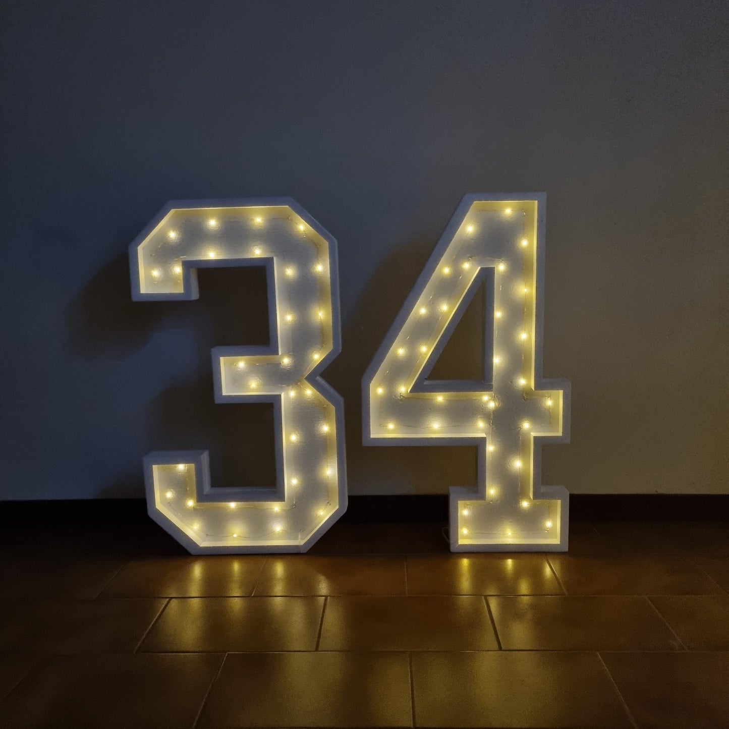 Numero 34 Luminoso Grande