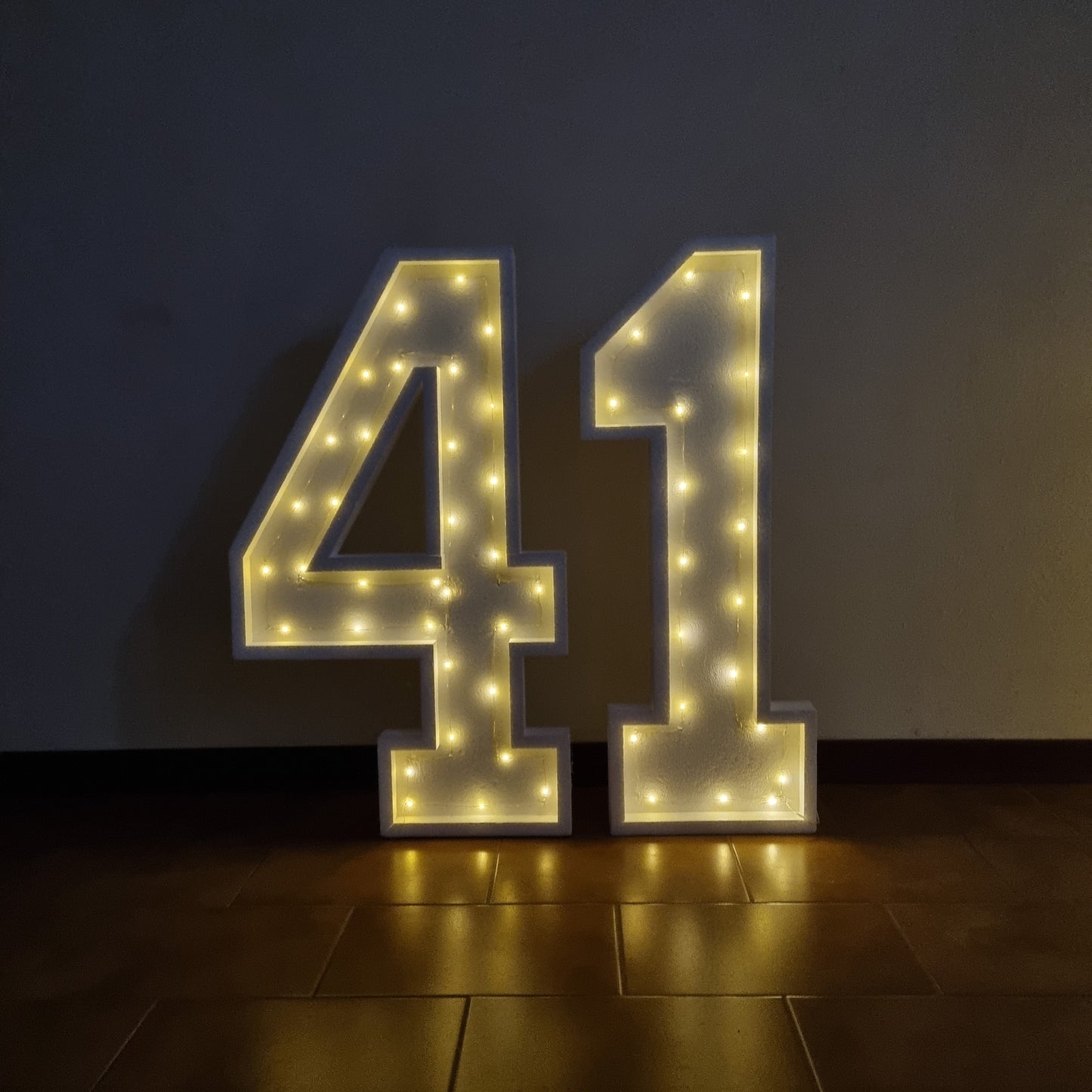 Numero 41 Luminoso Grande