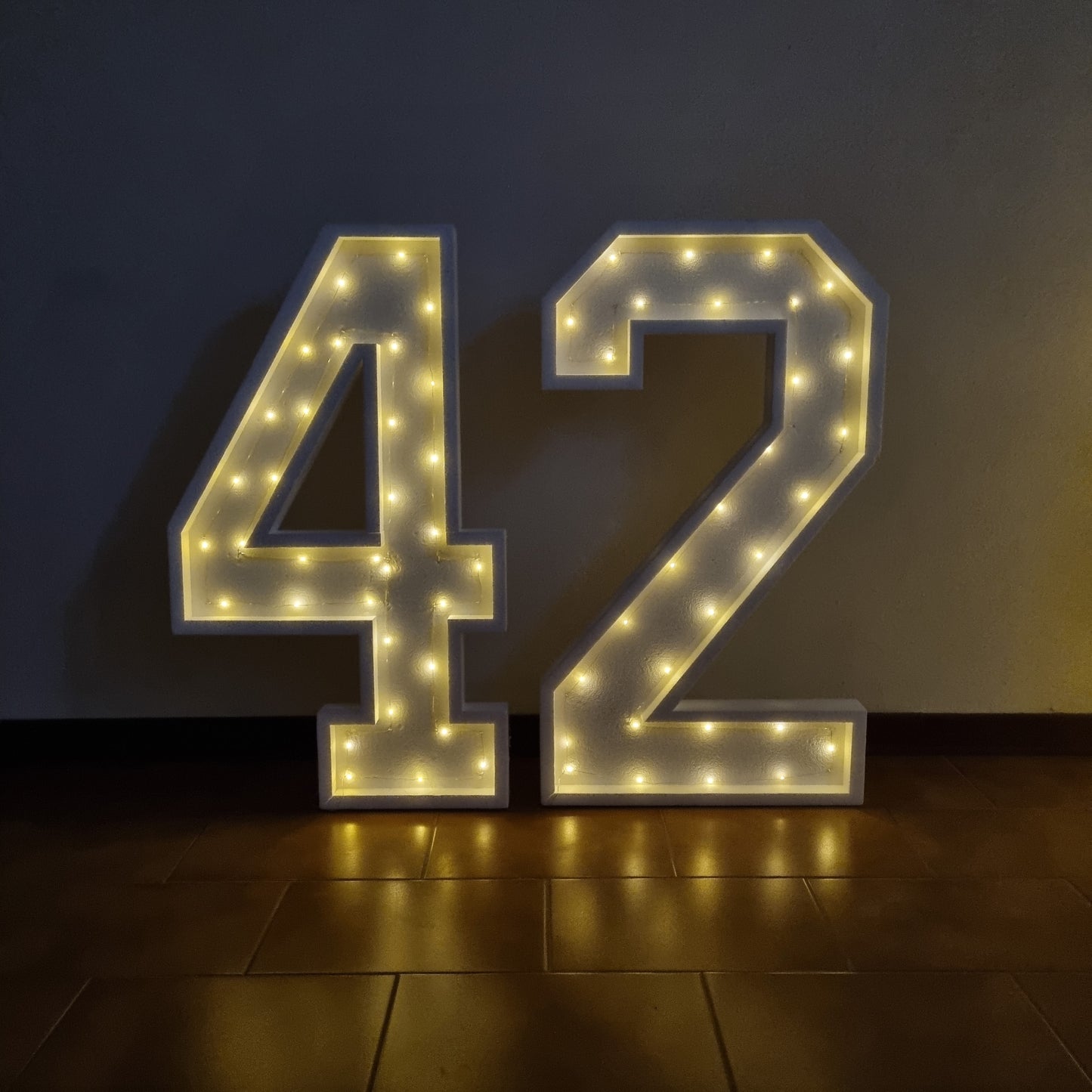 Numero 42 Luminoso Grande