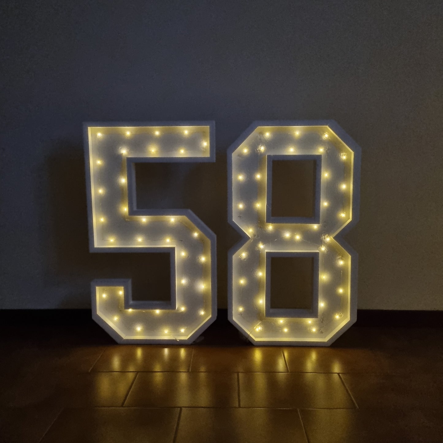 Numero 58 Luminoso Grande