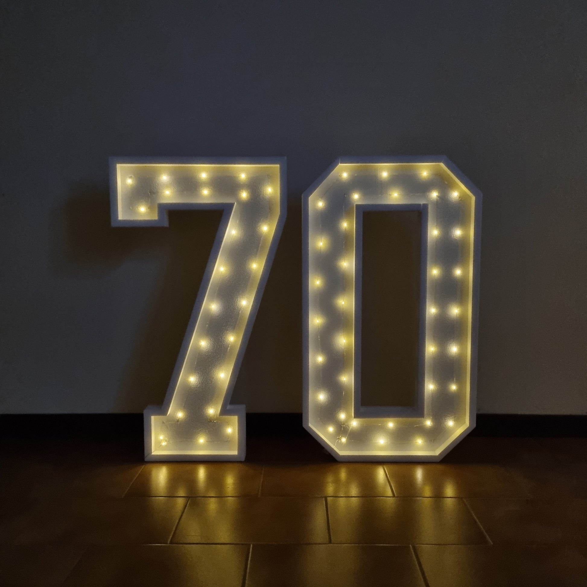 Numero 70 Luminoso Grande