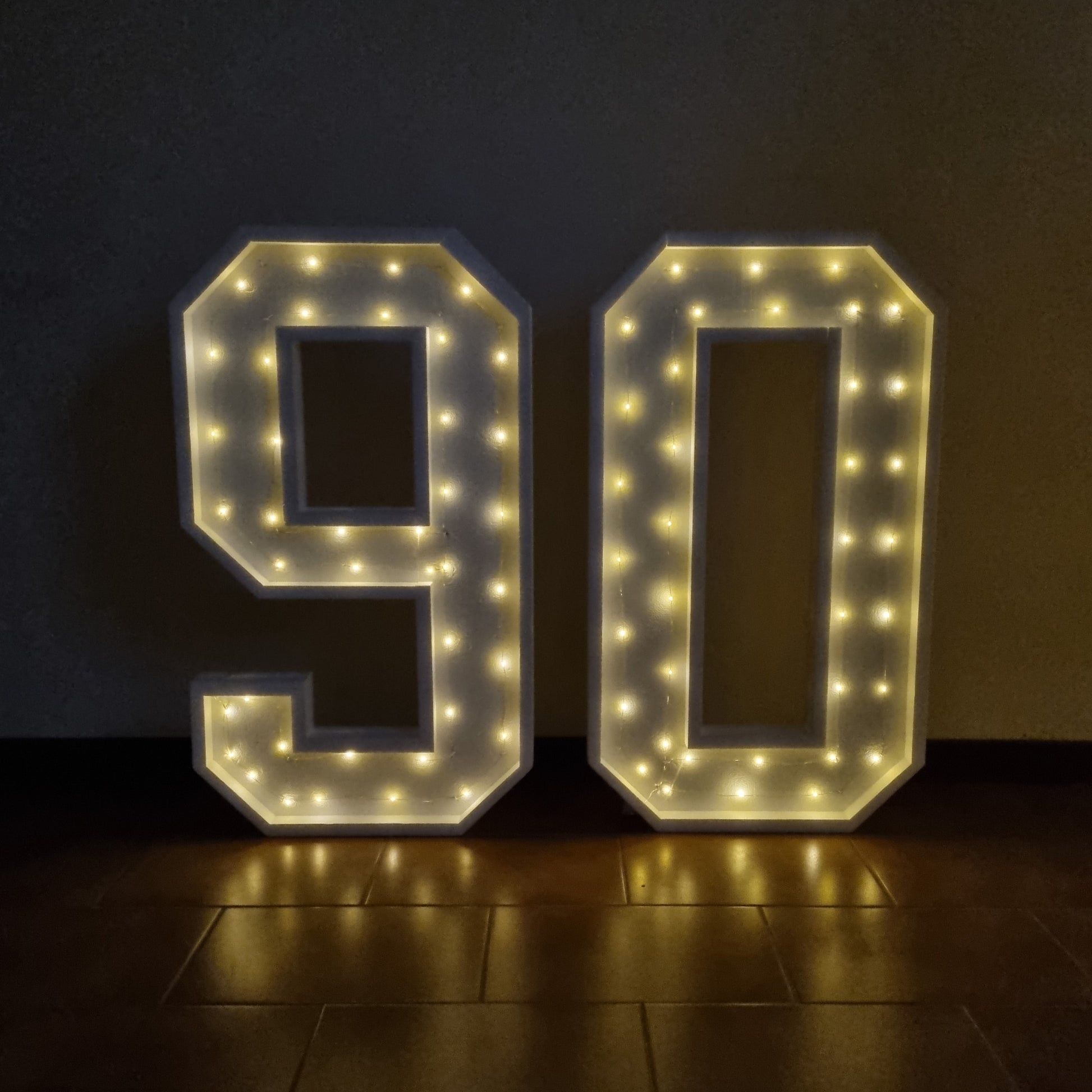 Numero 90 Luminoso Grande