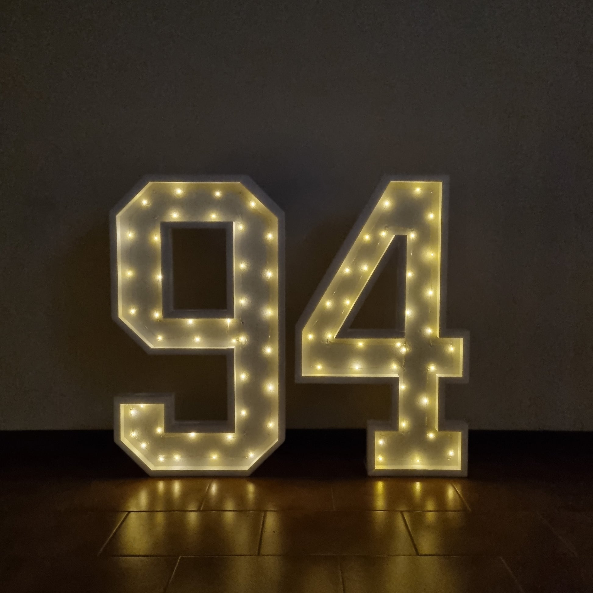 Numero 94 Luminoso Grande