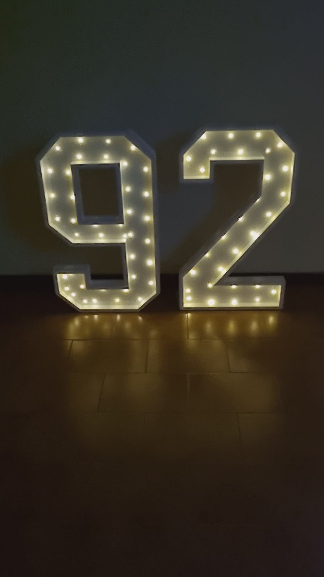 Numero 92 Luminoso Grande