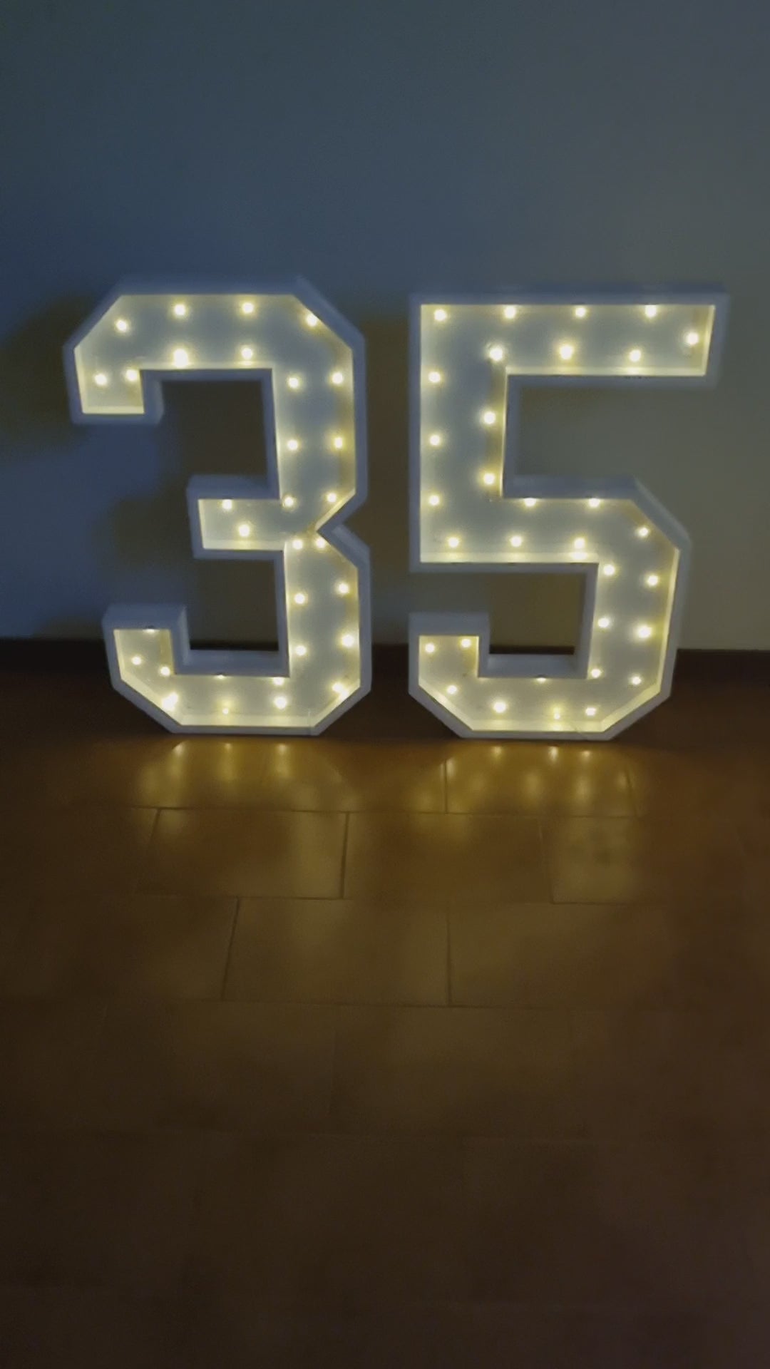 Numero 35 Luminoso Grande