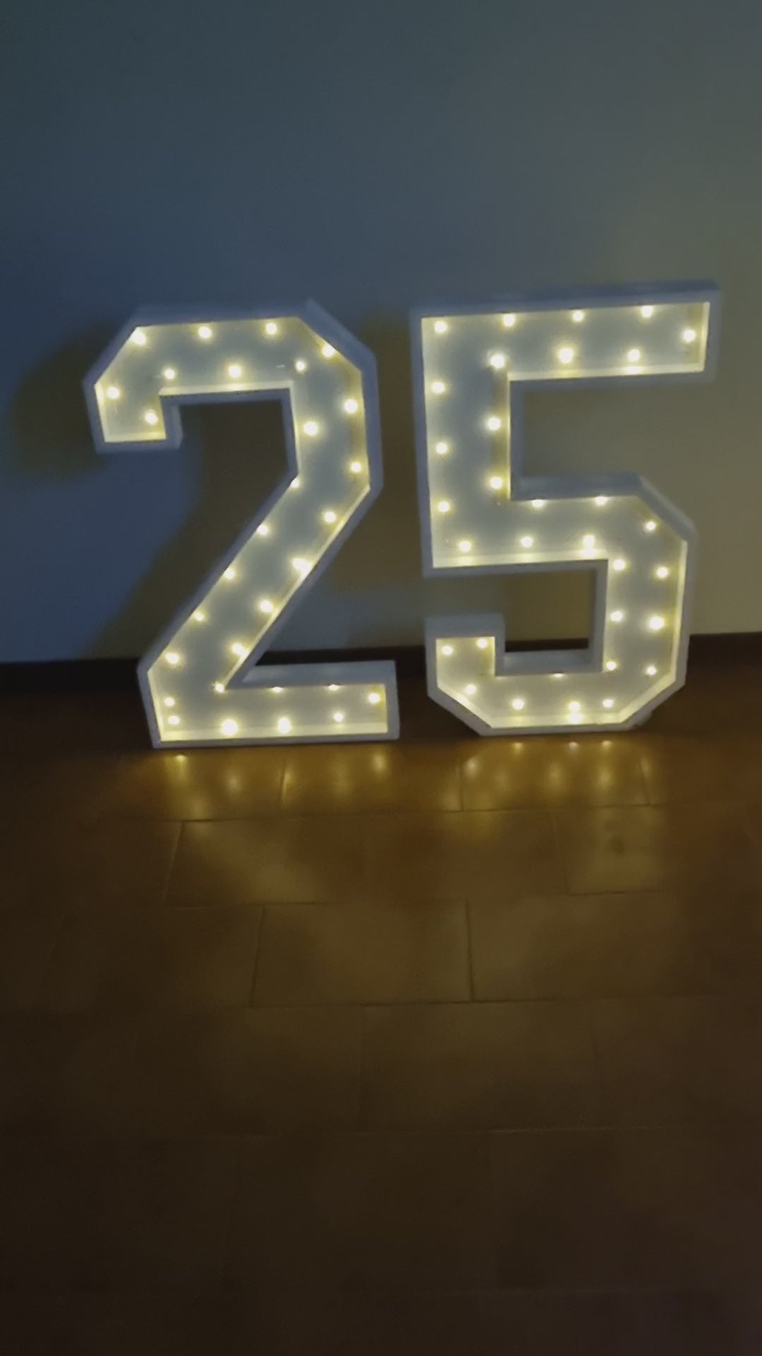 Numero 25 Luminoso Grande