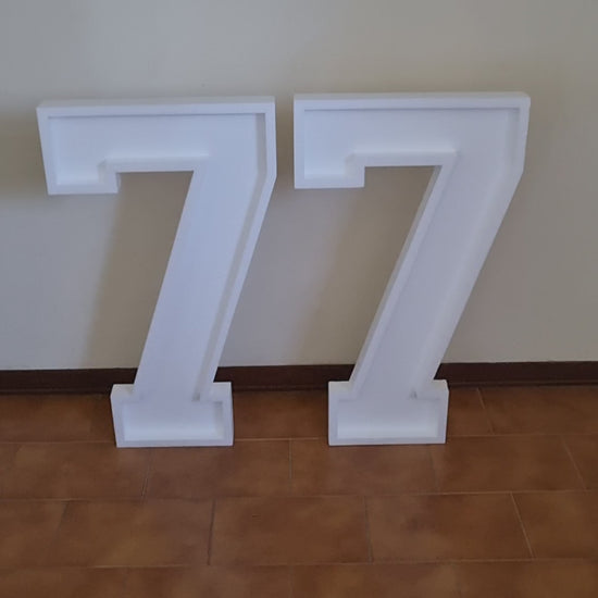 Numero 77 Grande