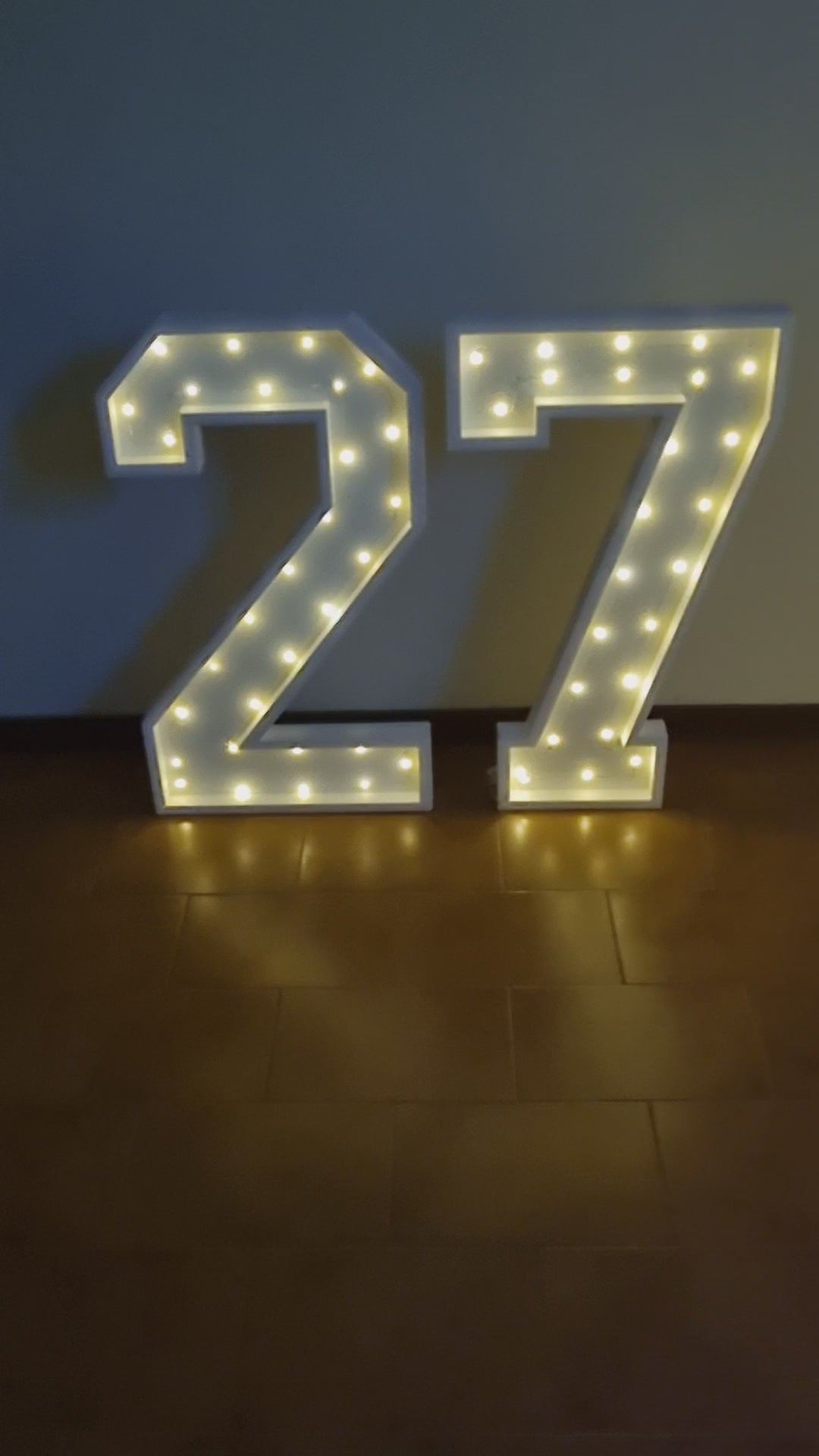 Numero 27 Luminoso Grande