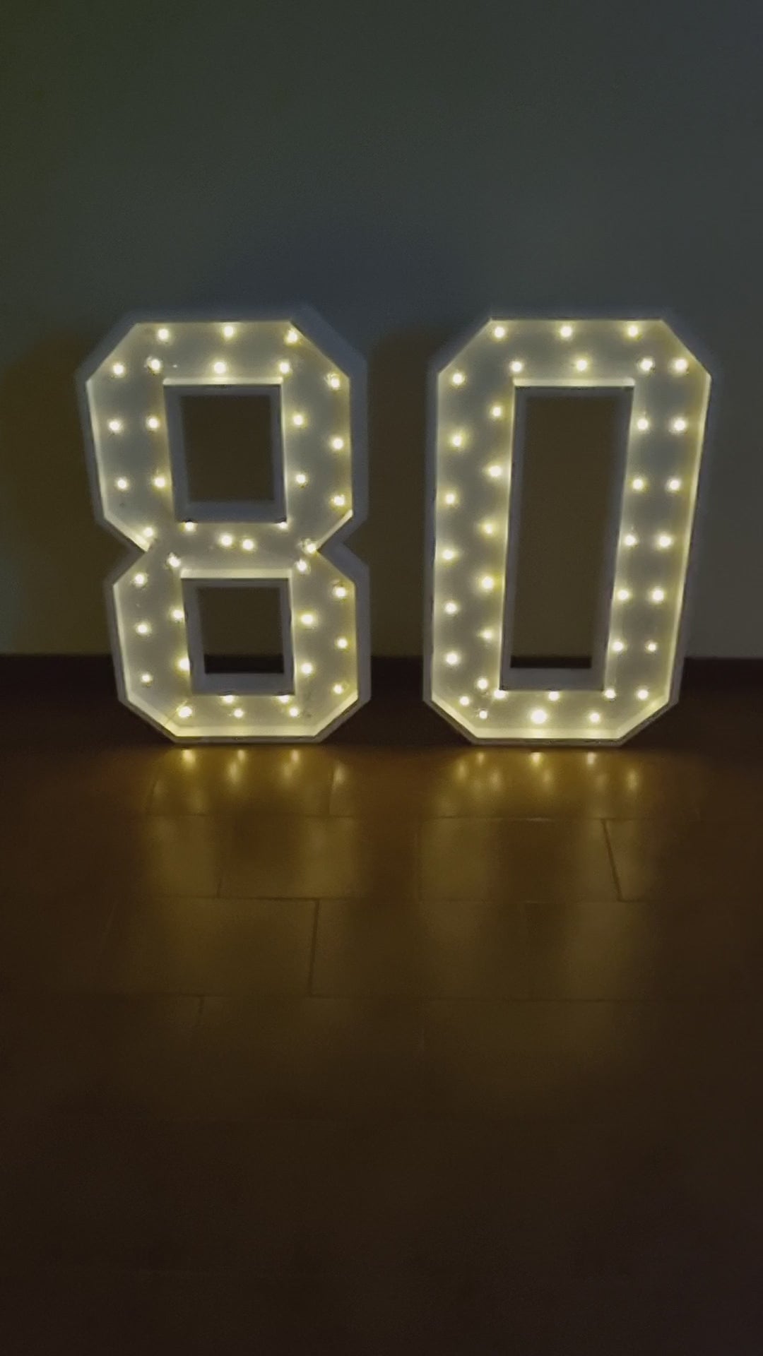 Numero 80 Luminoso Grande