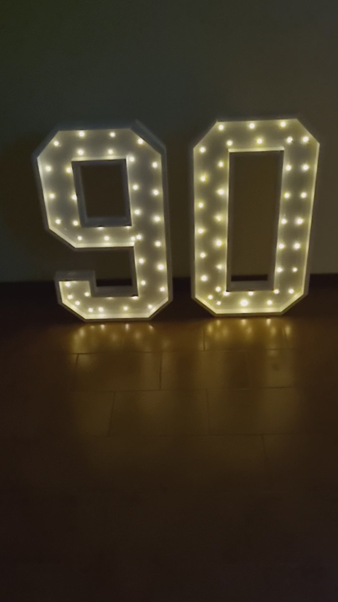 Numero 90 Luminoso Grande