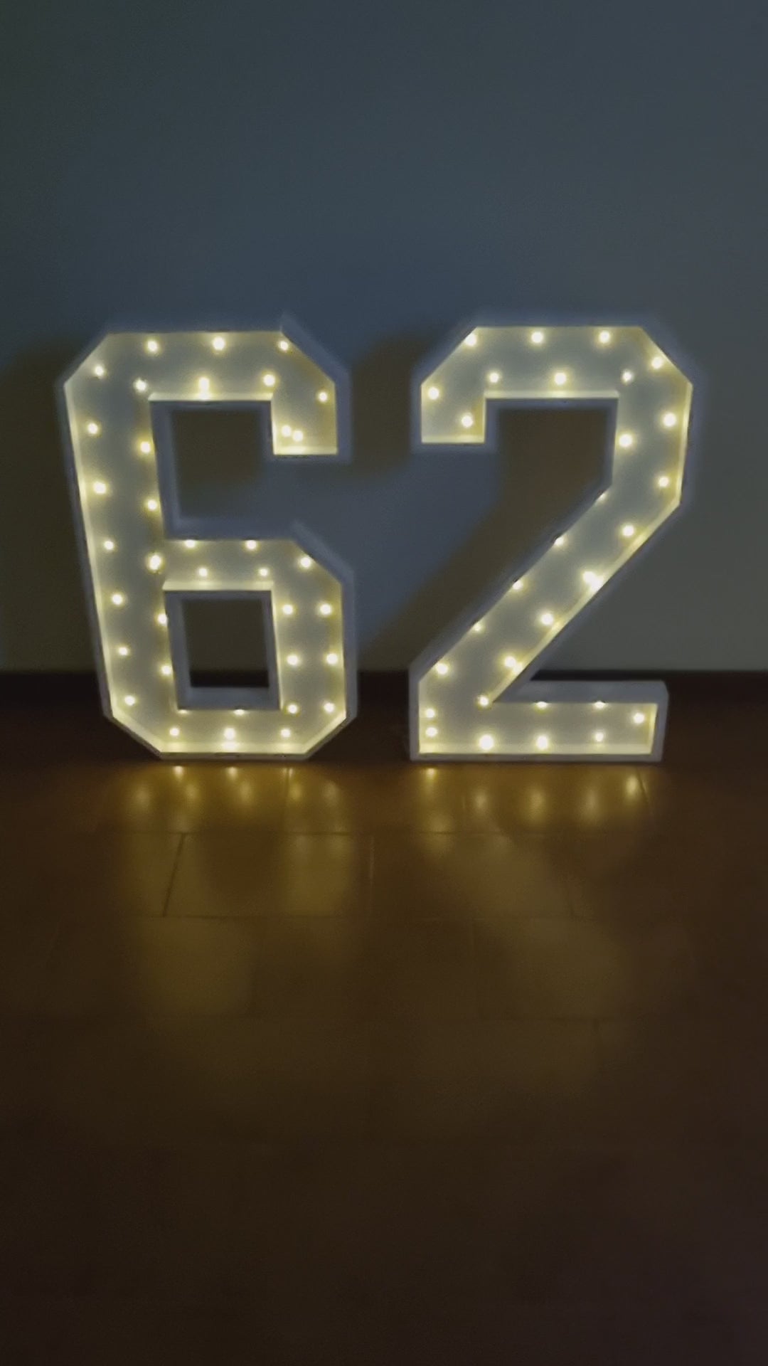 Numero 62 Luminoso Grande