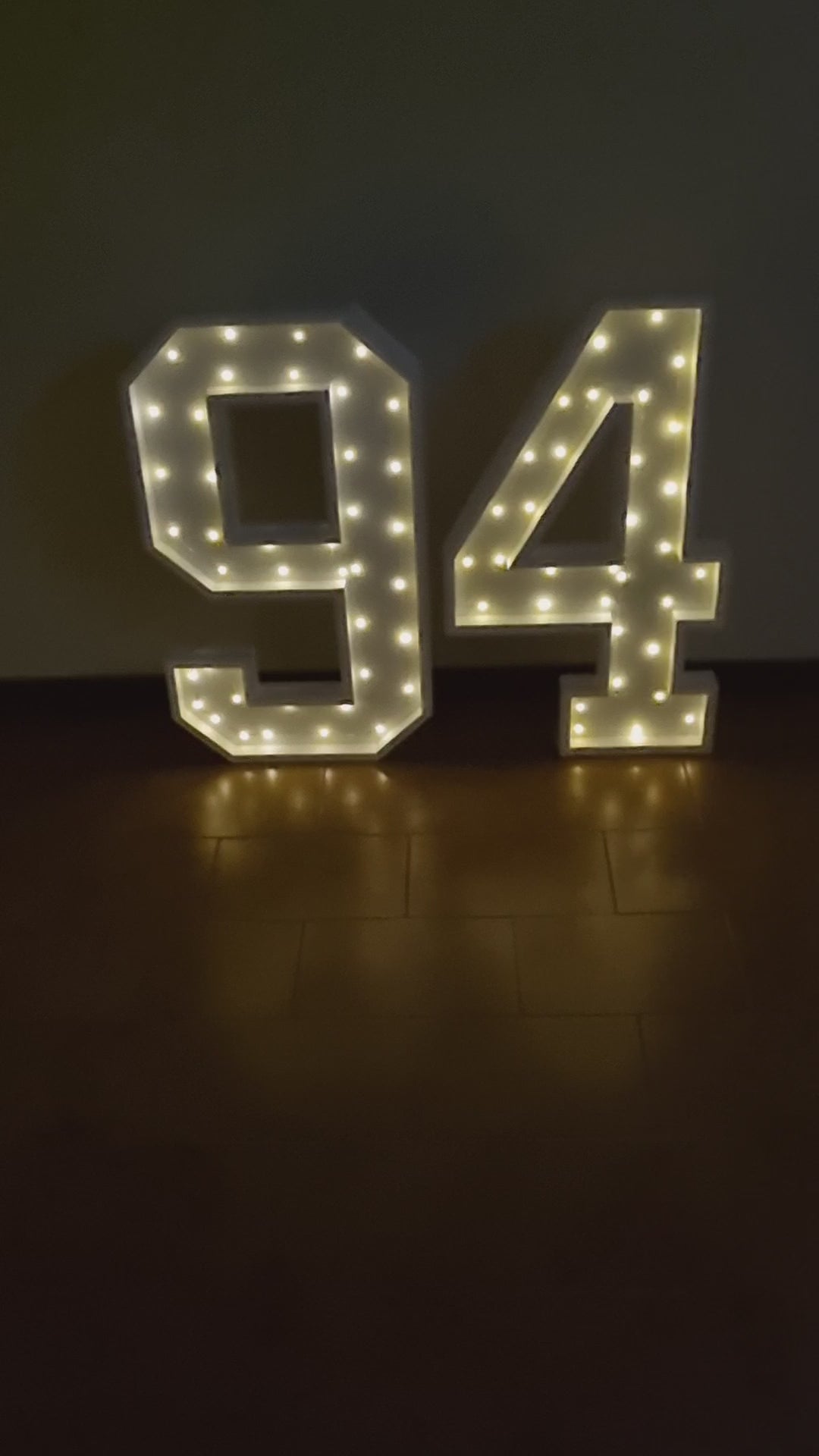 Numero 94 Luminoso Grande