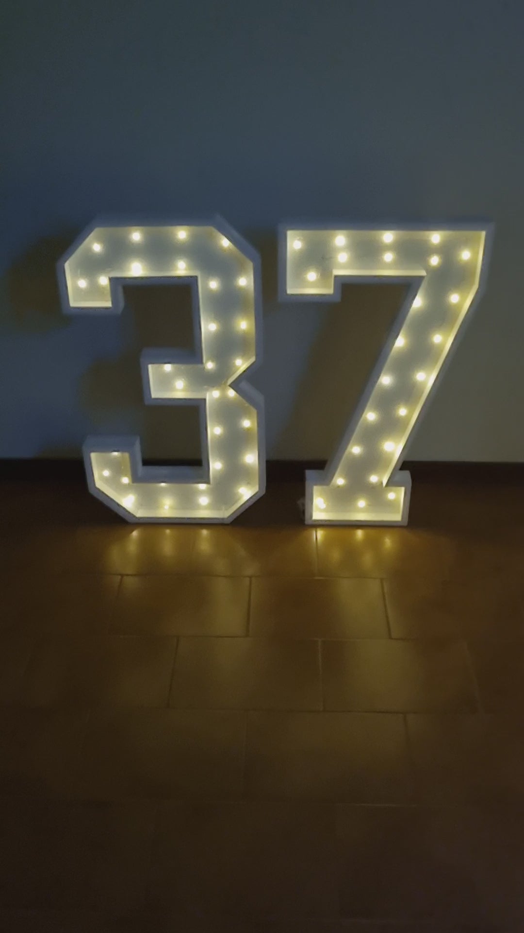 Numero 37 Luminoso Grande